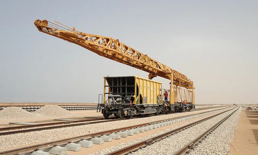 Ливийские железные дороги. ЖД Ливии. Машины для строительства железных дорог. Стройка ЖД В Ливии.
