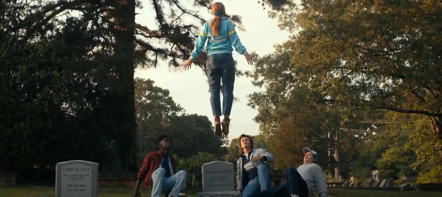 Очень странные дела 4 сезон. Макс очень странные дела 4 сезон. Макс очень странные дела 4. Актёры сериала очень странные дела 4. Эдди мэнсон stranger things.