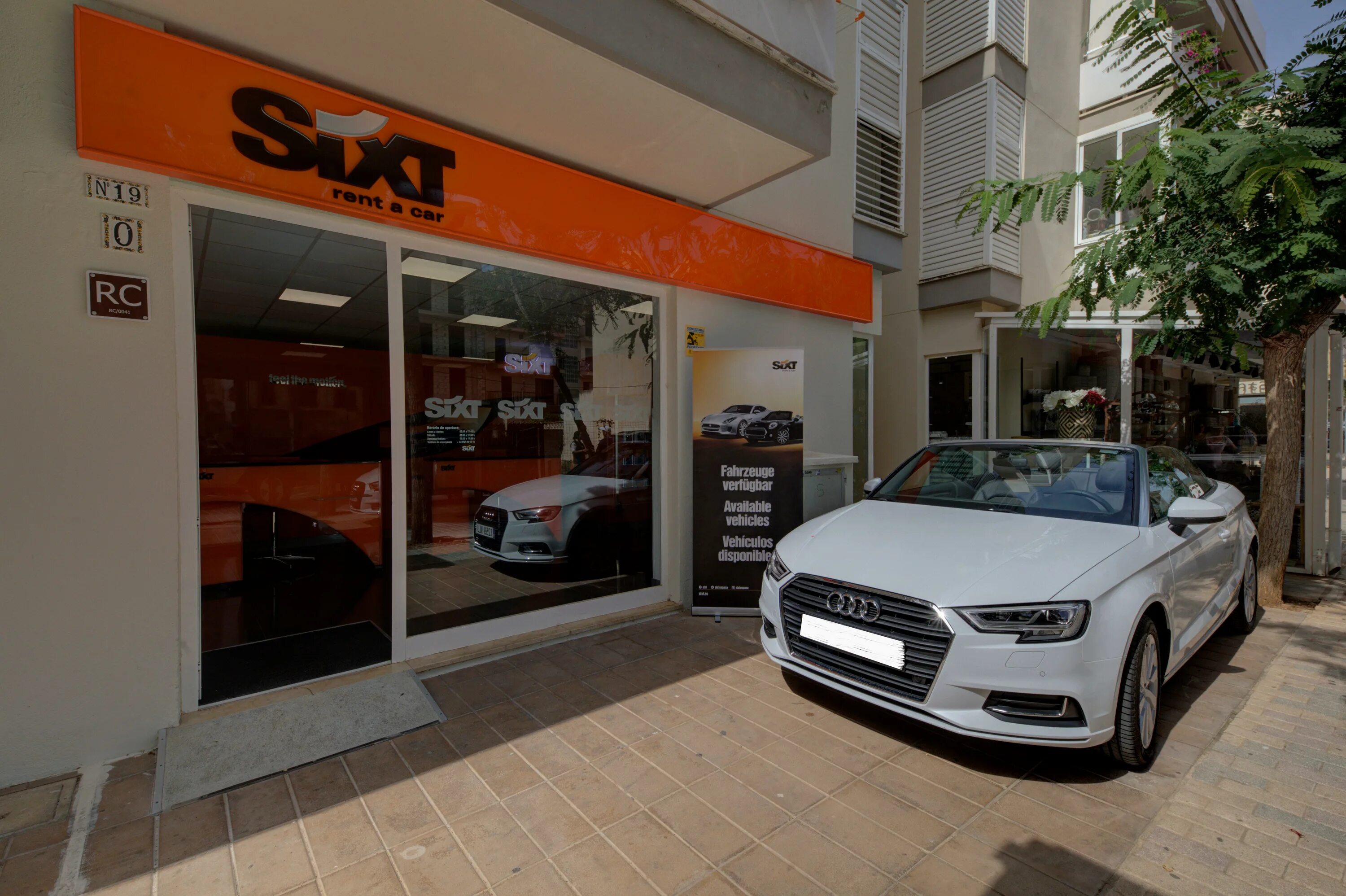 Sixt автомобиль. Компания Sixt. Машины напрокат в Испании. Самая дешевая аренда авто. Good rent