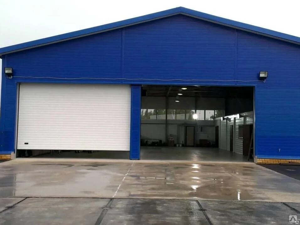 Гараж для грузового автомобиля. Ангар для грузовых автомобилей. Гараж для грузового авто. Гараж для грузового автомобиля. Гараж для грузовика.