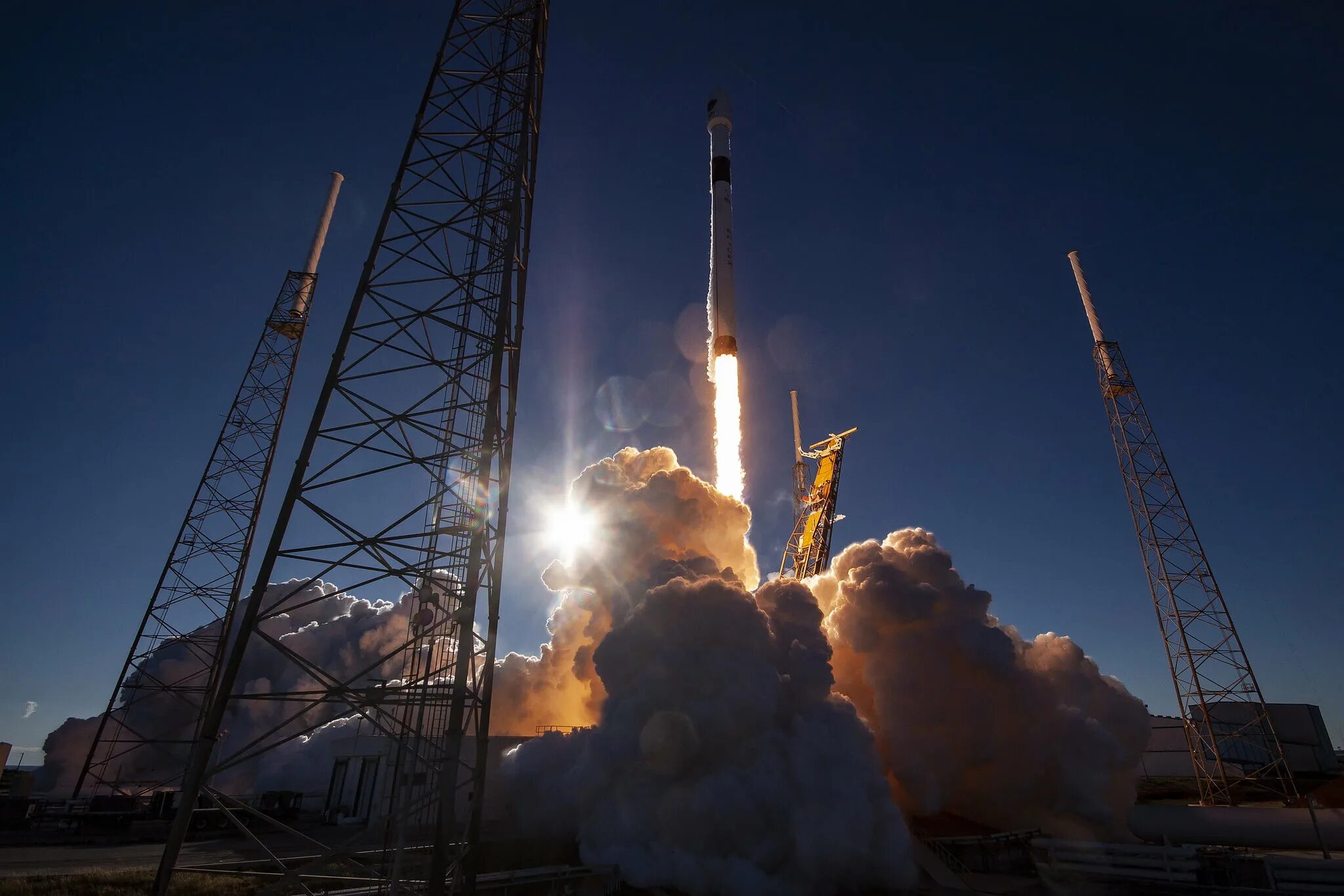 Spacex falcon 9. Falcon 9. Топливные баки falcon 9. Ракета spacex falcon. Space x отзывы.