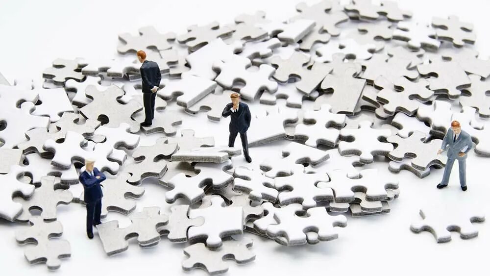 Внимательно рассмотрите мужчину на фото. Рассматривать картинки. Креативное мышление арт. Выбрать направление. Что то новое и рассматривать.