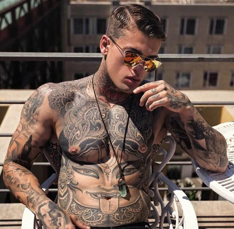 Стивен джеймс 2021. Stephen james красивый. Стивен джеймс 2019. Два татуированных парня. Стивен джеймс.