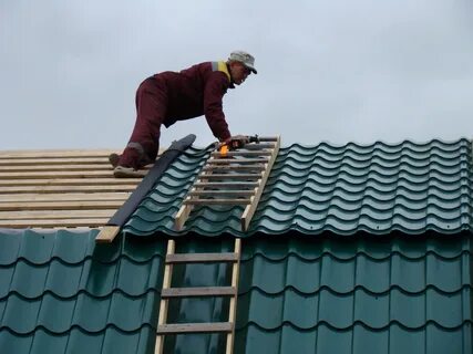 Крыша под металлочерепицу монтаж
