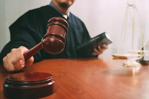Экс-глава отдела закупок СЗГМУ получил 7,5 лет за взятки