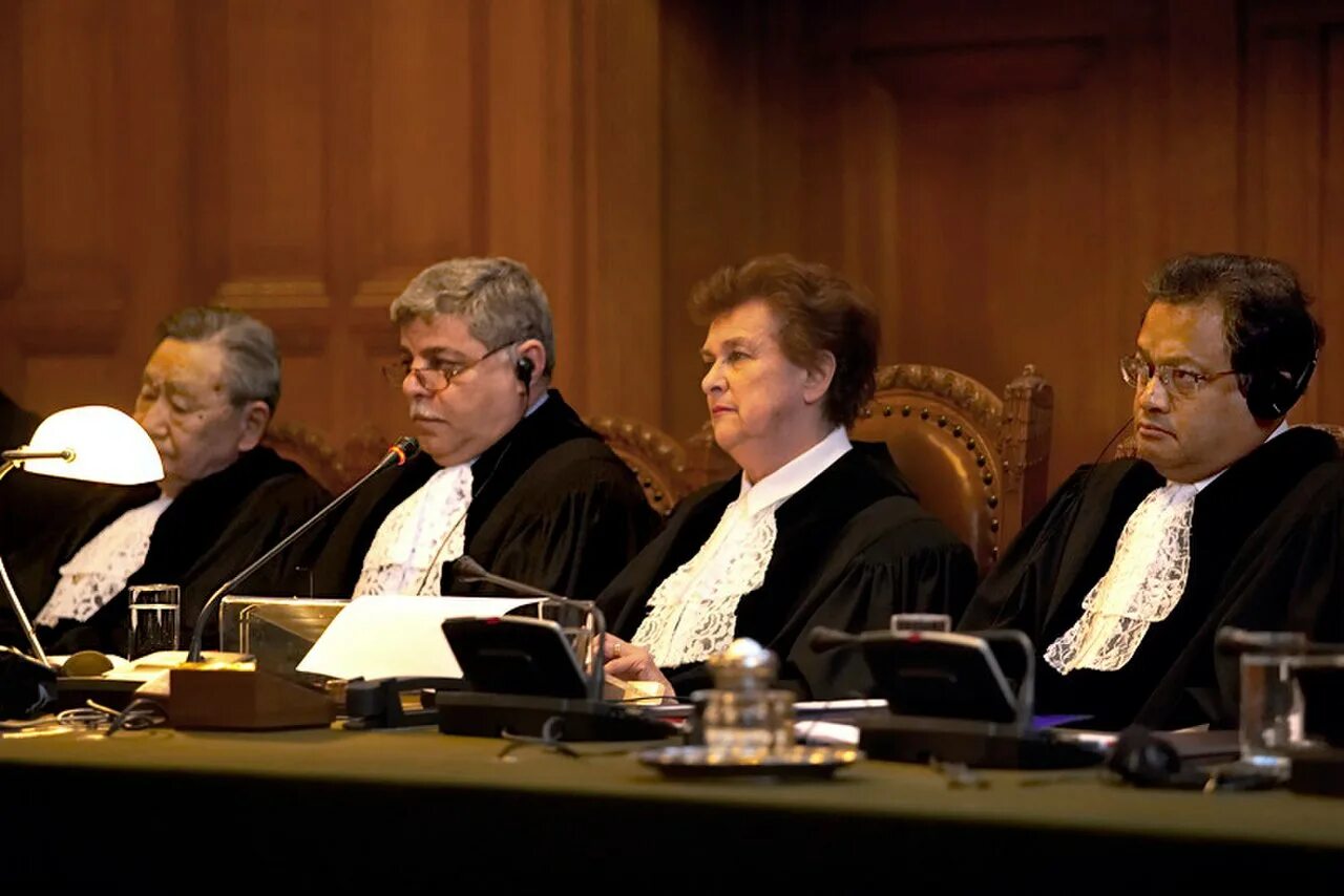 Международный Уголовный трибунал (Гаага). Судьи международного суда. Международный суд ООН. Судья в Гааге.