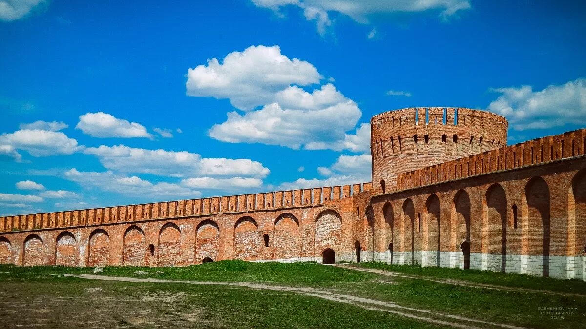 Крепостные стены кремля. Смоленская крепость Смоленск. Смоленская Крепостная стена Смоленск. Смоленская крепость 16 век.