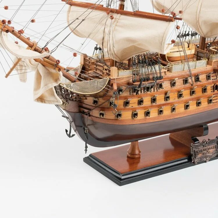 Сборные модели парусников из дерева. Деревянная модель HMS Victory. HMS Victory модель. Модель корабля Victory 1765. "Mantua" модель сборная "HMS Victory" 1/200 720.