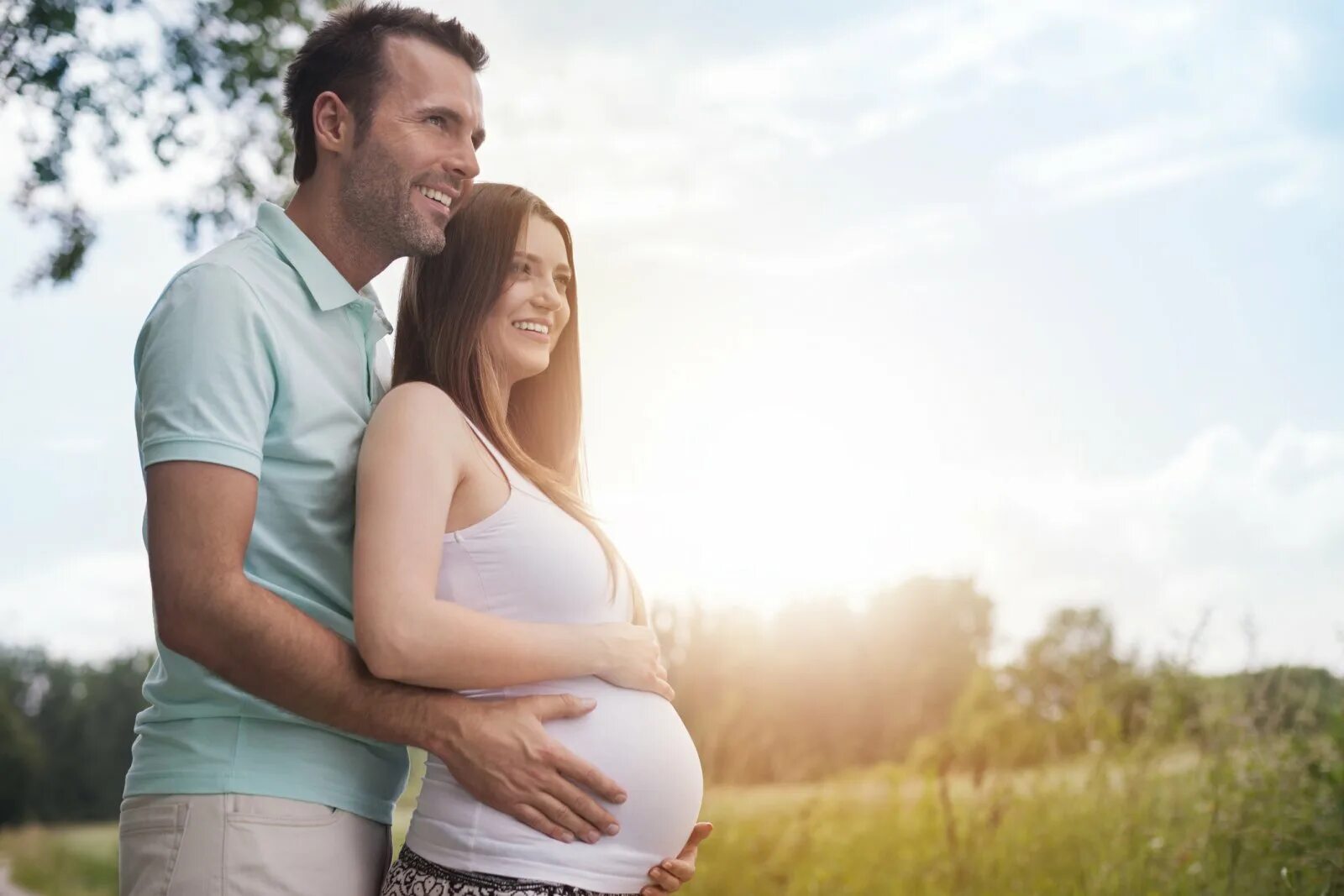 Видео жена забеременела. Счастливая беременность. Счастливые беременные женщины.