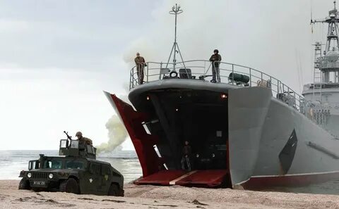 Военно десантный корабль