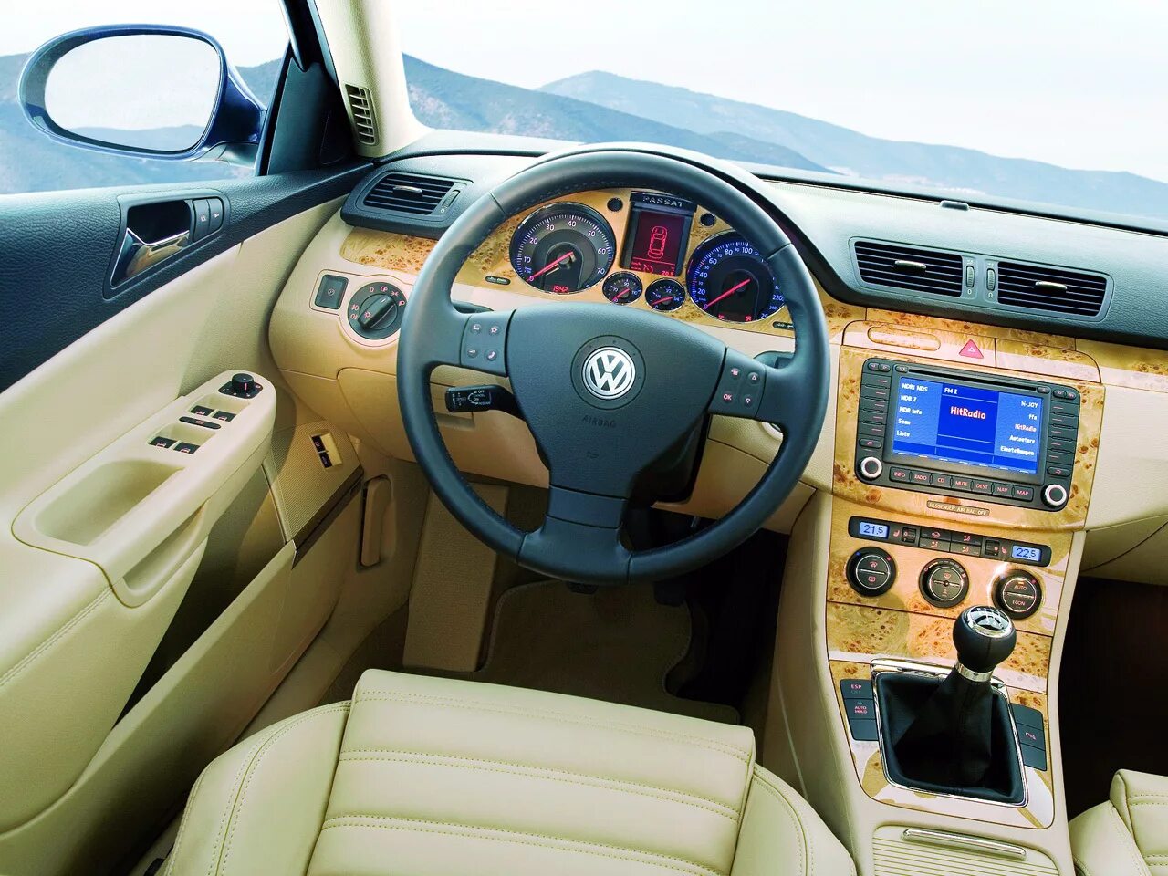 Фольксваген б6 1.6. Фольксваген Пассат b6 салон. Volkswagen Passat 2006 салон. Volkswagen Passat b6 салон. Volkswagen Passat 2005 Interior.
