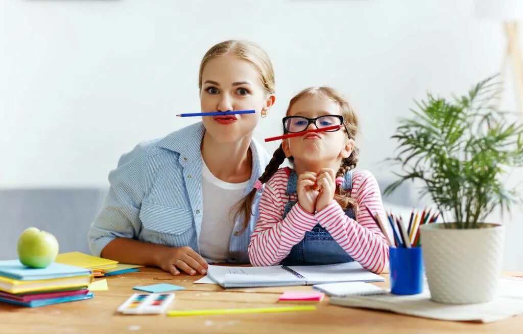 Подготовка к школе для родителей. Подготовка к школе фотосток. Неподготовленный ребенок к школе. Подготовка к школе ребенок за партой.