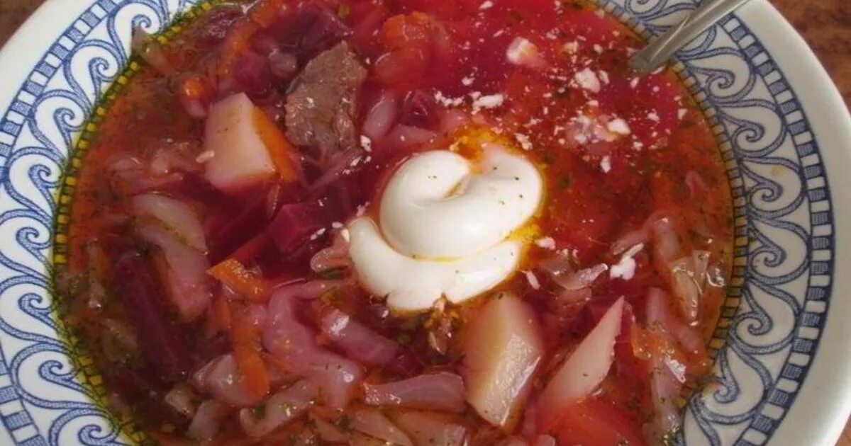 борщ со свеклой и тушенкой. борщ со свеклой и тушенкой. борщ с тушенкой. борщ с говядиной. борщ с тушенкой в мультиварке.