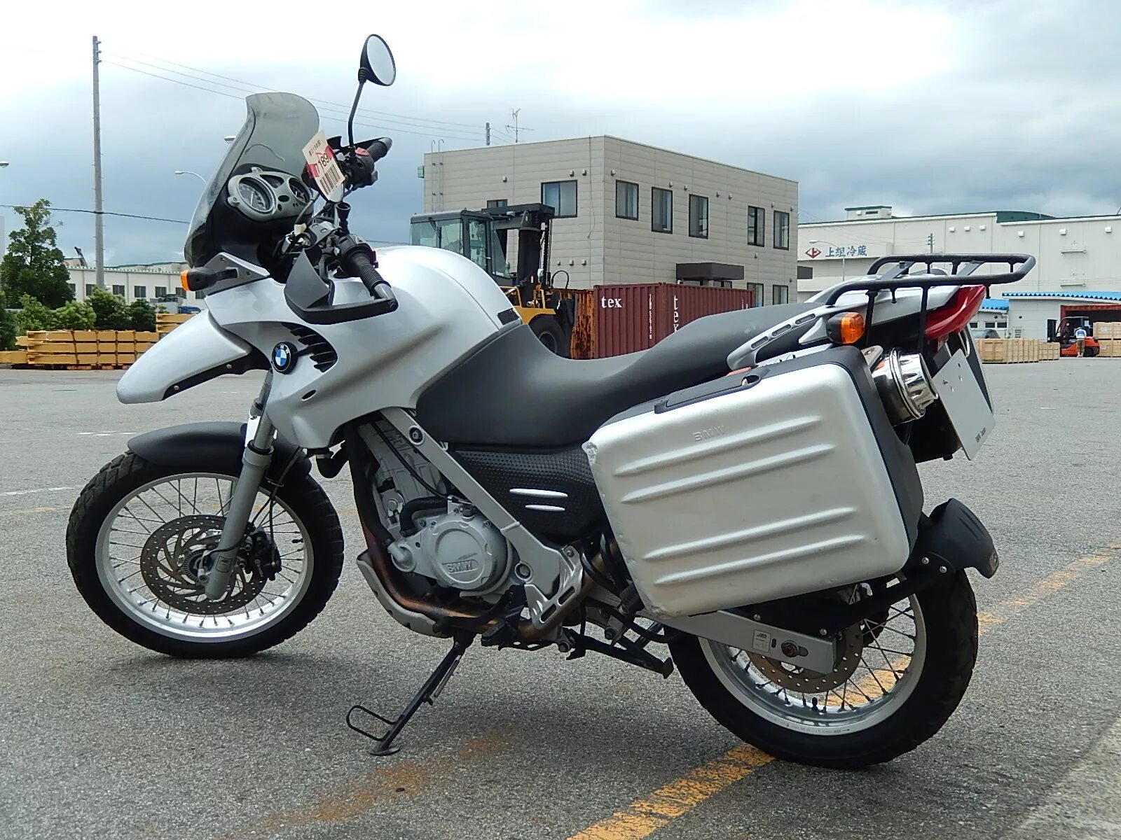 Мотоцикл бмв 650. BMW f650gs. F650gs. БМВ ГС 650. BMW f650gs кофры.