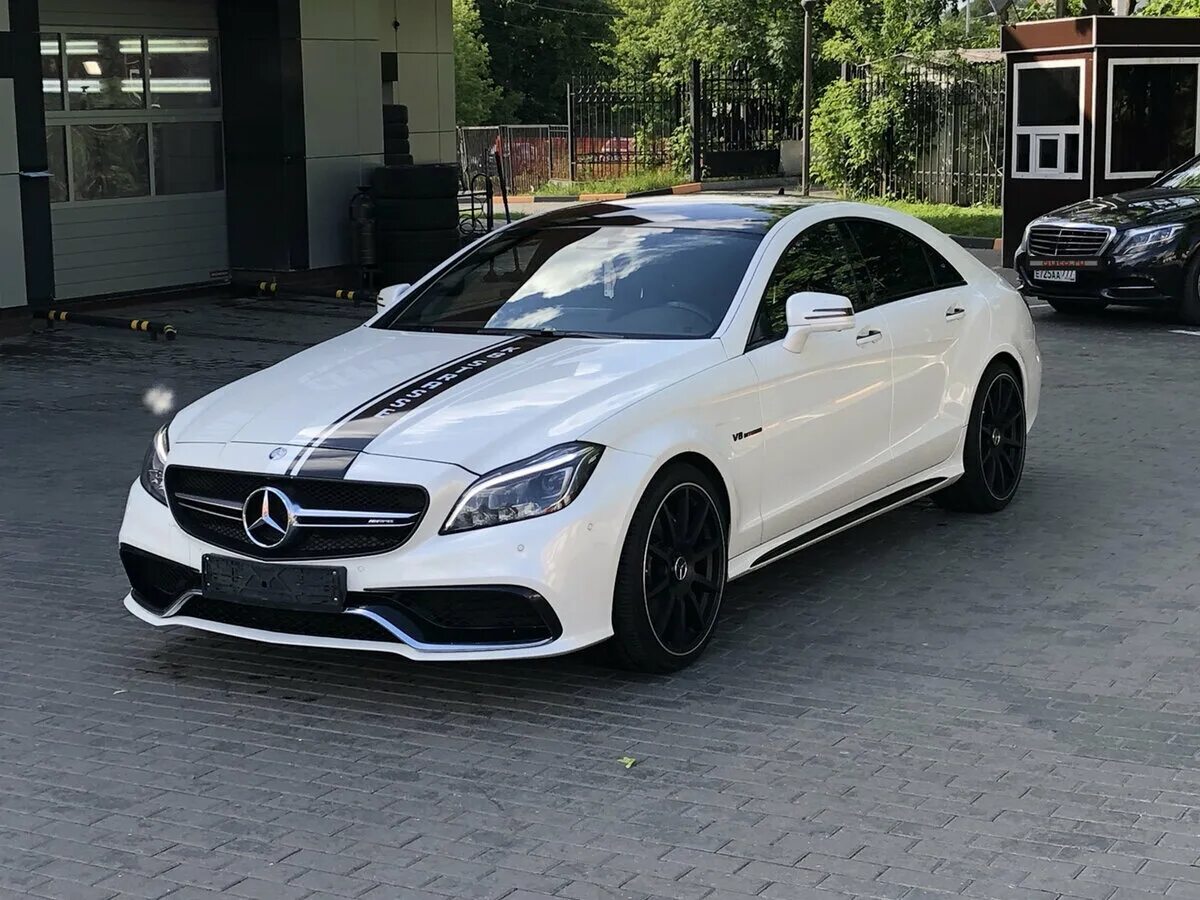 Цлс банан цена. Mercedes Benz CLS 63 AMG. Mercedes CLS w218 AMG. Mercedes AMG CLS 63 AMG. Мерседес CLS 63 AMG 218.