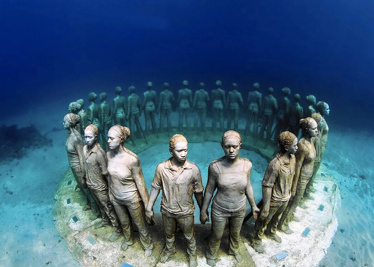 Миру удивительный и загадочный. Канкун музей подводных скульптур. Подводный музей Джейсона де Кайрес Тейлора. Музей подводных скульптур Мексика. Канкун Мексика подводный музей.