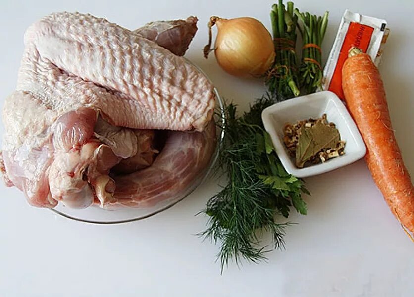 Холодец волосы. Студень куриный. Холодец из индейки и курицы. Холодец из курицы. Холодец свинина индейка.