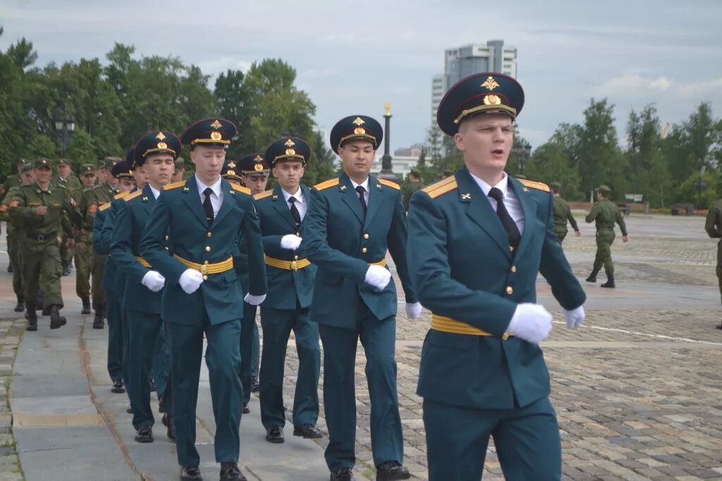 Учебный военный центр отзывы. Лейтенанты УВЦ МАИ. Выпуск лейтенант ПВО. Выпуск лейтенантов ПВО Смоленское училище. Выпуск УВЦ МАИ 2022.