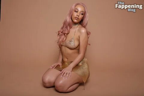 Doja Cat Shows Off Her Nude Tits (8 Photos) #TheFappening