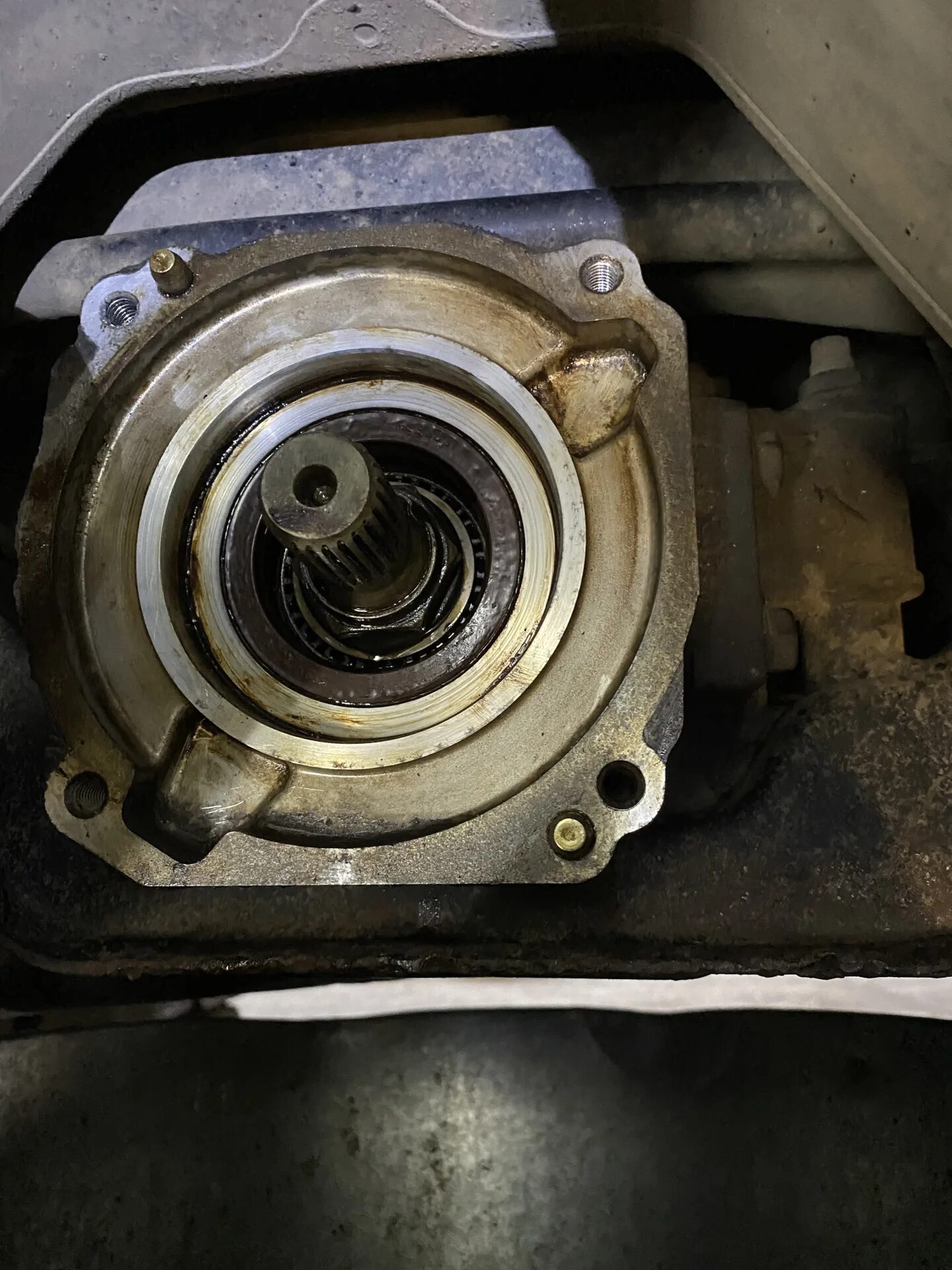 замена подшипника заднего редуктора рав 4. Toyota rav4 2008 муфта заднего редуктора.