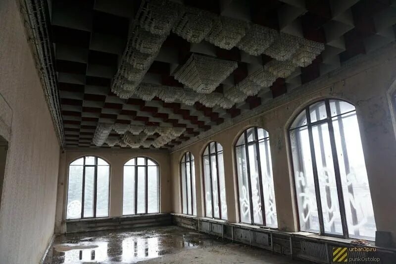 Им фрунзе нижний новгород. Велосипедный завод имени фрунзе зиф. зиф пенза. заброшенный зиф пенза. завод фрунзе нижний новгород.