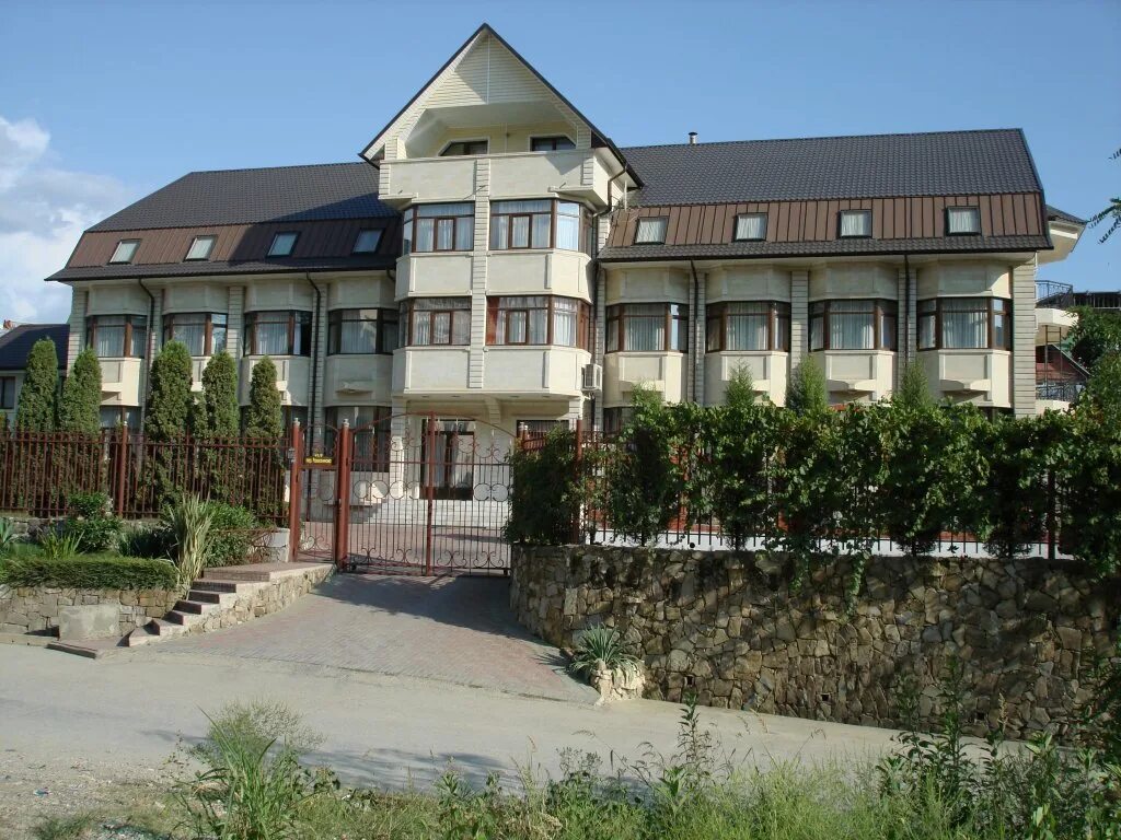 Сопка гостиница в сочи. Сочи красная 34. Вардане. Гостиница виноград сочи. Улица чистая 13 лазаревское.