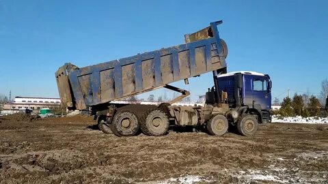 Самосвал грунта
