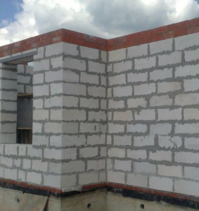 Стена дома из газобетона. Стройка дома из пеноблока. Дом из пеноблоков. Стена дома из газобетона. Стена дома из газобетона.