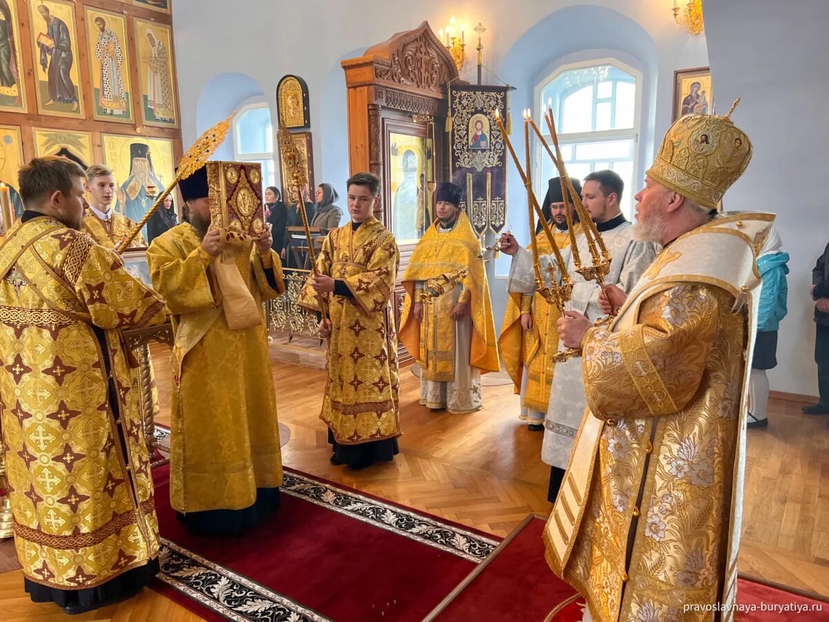 Воскресное богослужение церковь. Богослужение. Бурятская митрополия РПЦ. Воскресная служба.