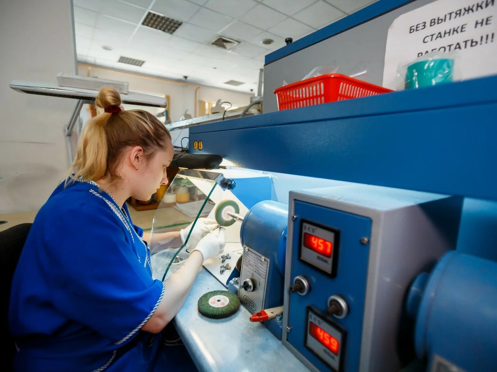 "бронницкий ювелир" офис. вакансии ювелирных заводов. ювелирная фабрика свердловск. ювелирный завод. ювелирный завод в г.