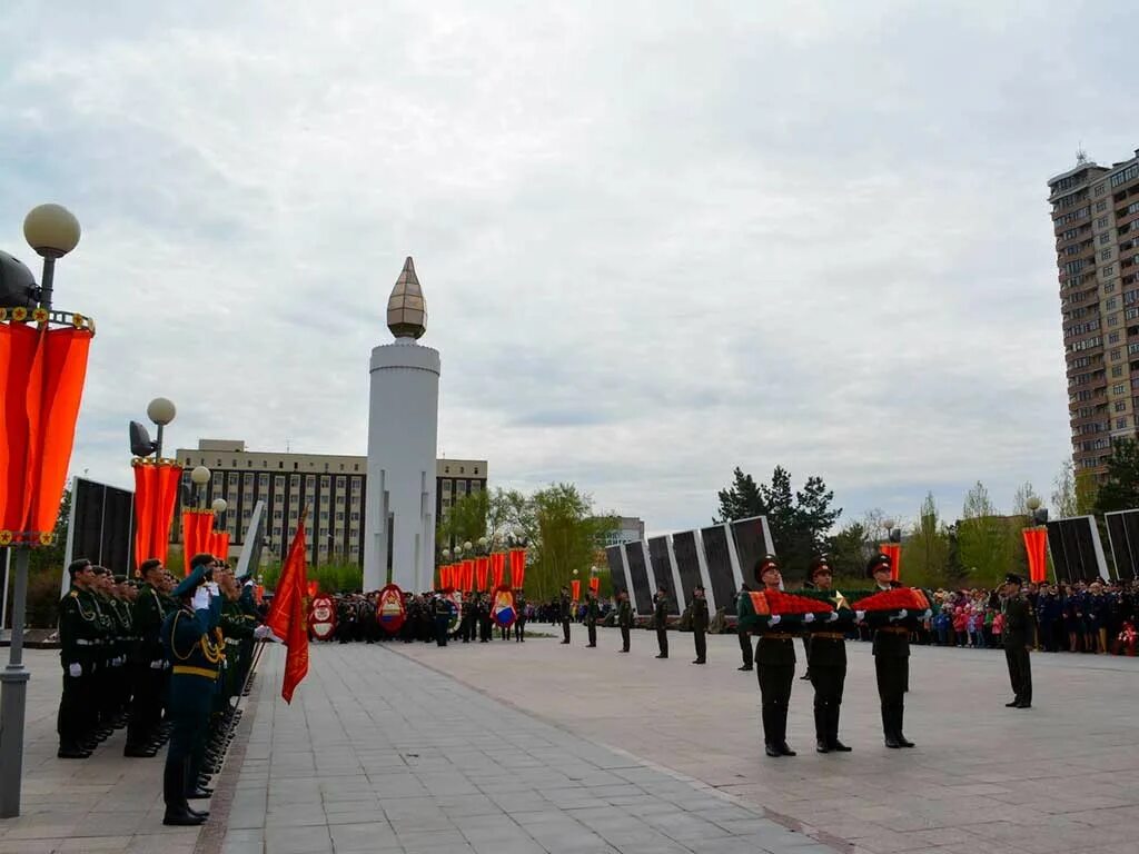 площадь 400 летия тюмени. площадь 400 летия тюмени зима. площадь победы тюмень. площадь памяти тюмень. памятник на площади памяти в тюмени.