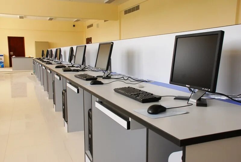 Компьютер лаб. Computer Lab. Lab это в информатике. Лаборатория с компьютерами. Computer Lab AUA.