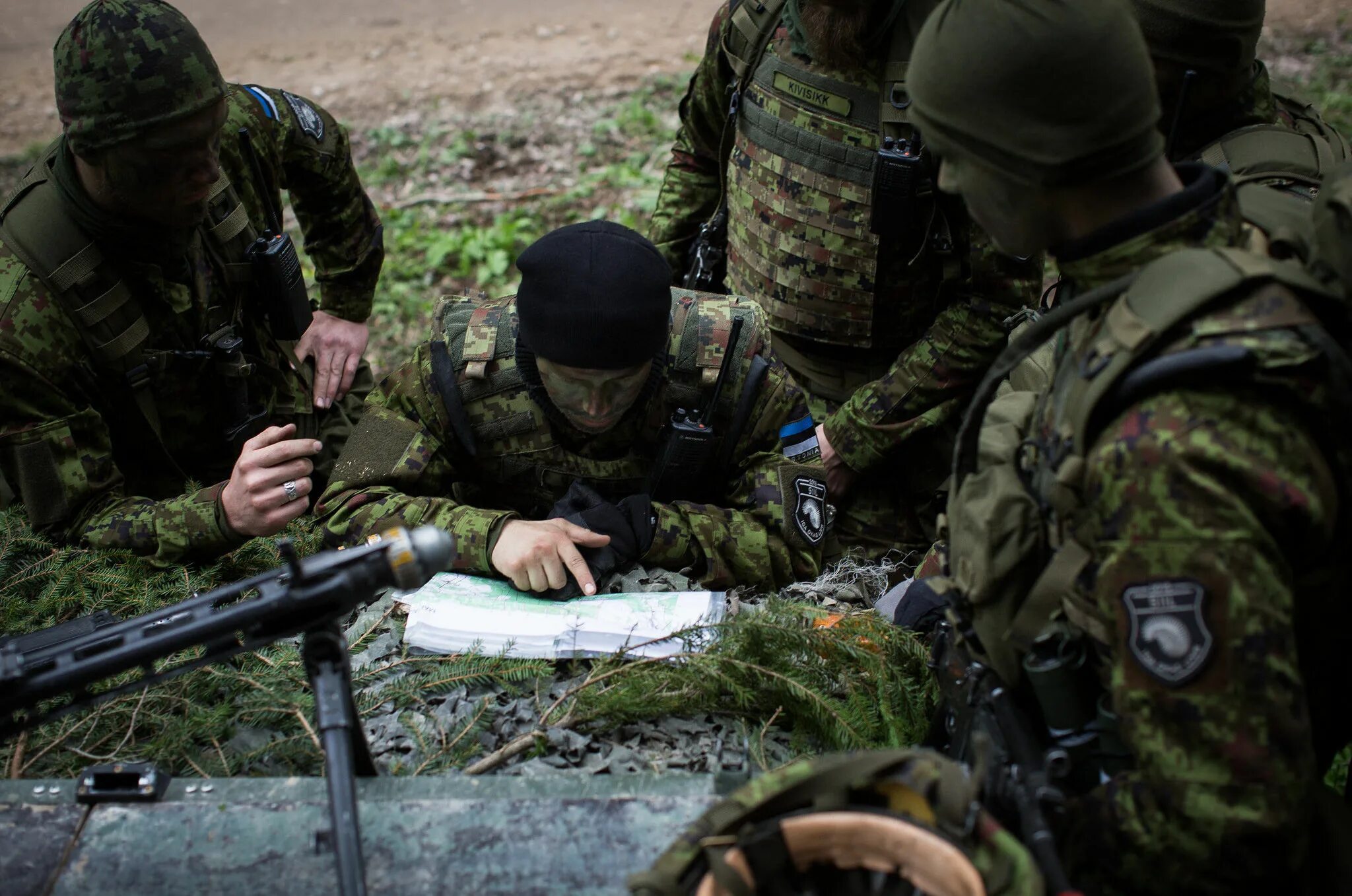 Разведчик нато. Разведка армии Эстонии. Эстонская разведка. Эстония военные учения. Военные НАТО.