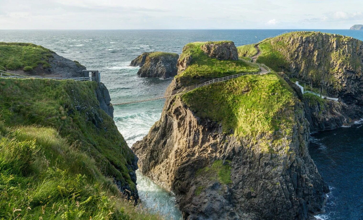 Изумрудный остров Ирландия. Рельеф Ирландии. Холливуд Ирландия. Ирландия живые острова. Ireland area