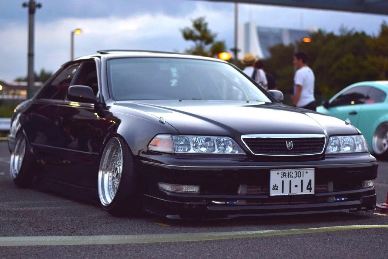 Second marks. Toyota Mark 2 stance.