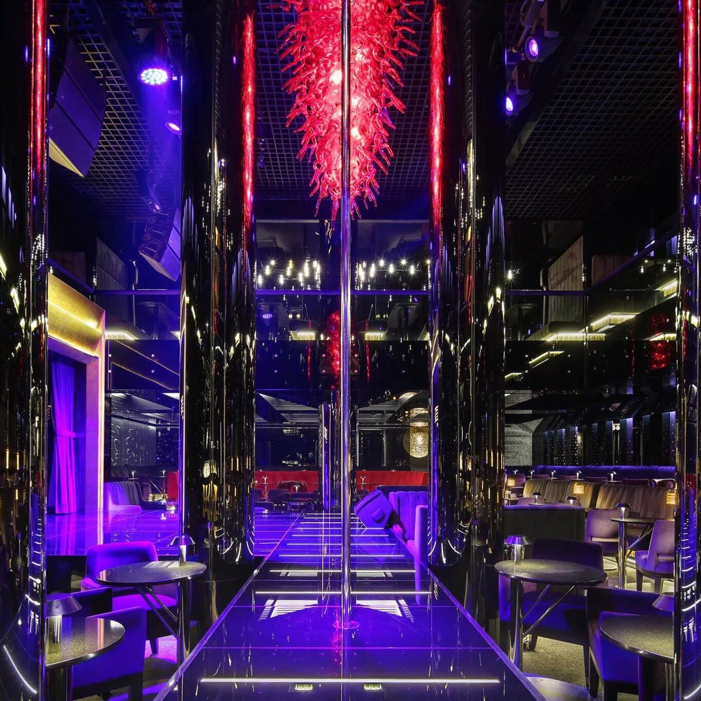 Что такое клаб шоу. Казино Max Измир. Клуб в Измире. Клуб Murvi Измир. Night Club in Izmir.