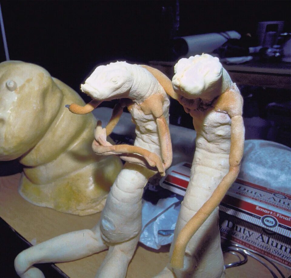 люди в черном мультсериал черви. люди в черном черви с кофе. фигурка башкотряс men in black. кофейные червяки. червяки из фильма люди в черном.