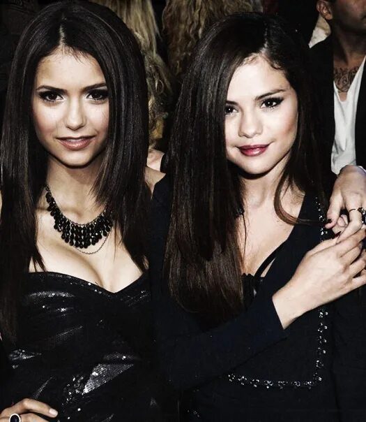 Selena Gomez Nina Dobrev.