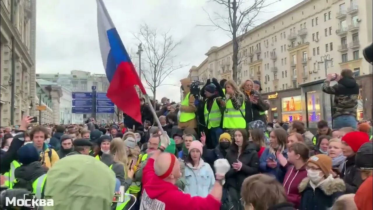 Сегодня видел где. 21 Апреля митинг Москва. Митинги 21.04.2021 в Москве. Москва амитинг апрель 2021. Митинг в апреле 2021 в Москве.