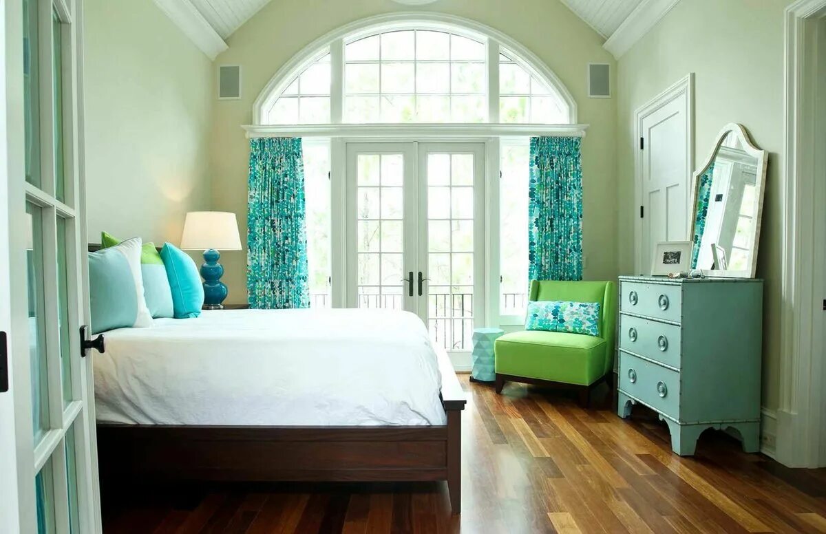 Бирюзовые стены в интерьере. Спальня в бирюзовом цвете. Спальня в светло зеленых тонах. Спальня в мятном цвете.