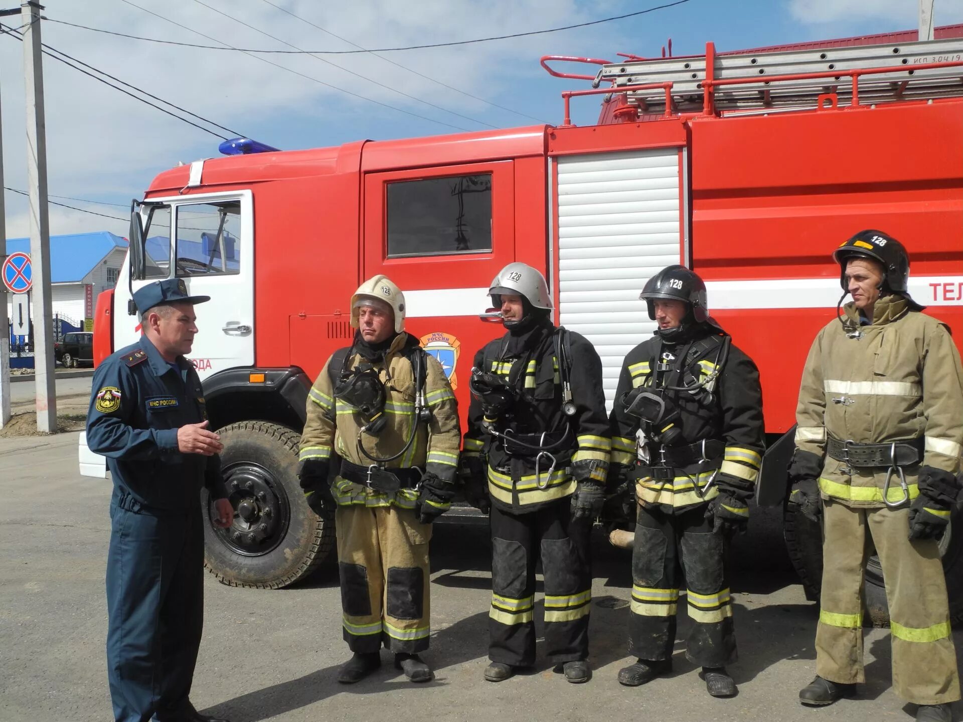 Образование пожарной службы. ВПО пожарная. ВПО пожарная охрана. Пожарник на страже. Пожарная охрана до 2011 года.