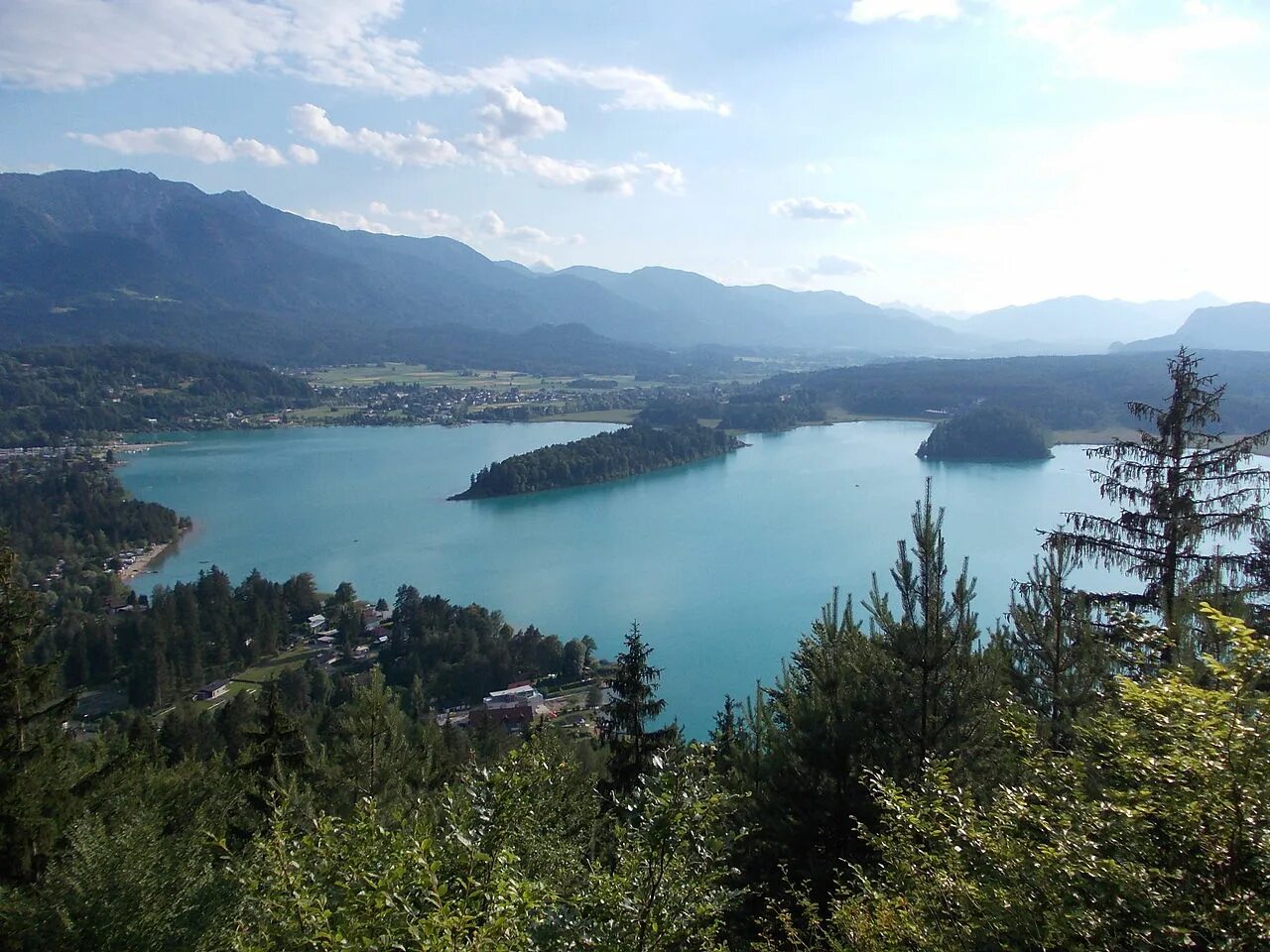 Озеро Факер зе Австрия. Озера Каринтии. Faak see озеро Австрия. Carinthia Austria.