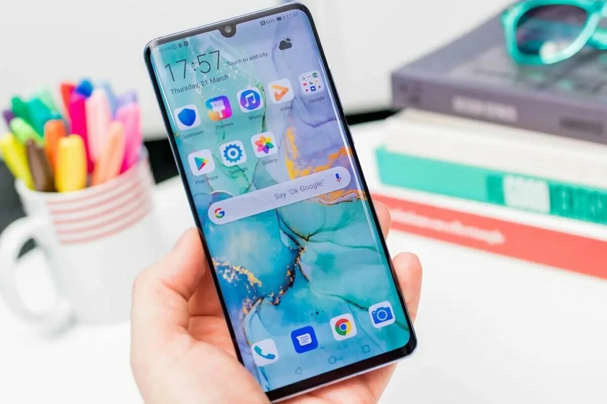 Большой телефон хуавей. Huawei p30 nfc. Huawei p30 dan реплика. Huawei 8. 0 huawei.