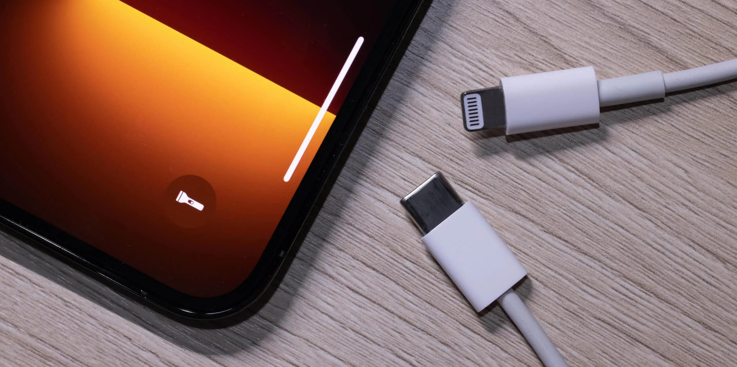 Iphone 15 usb type c. Зарядка юсб лайтнинг. айфон 8 зарядка. usb c lightning. порт lightning.