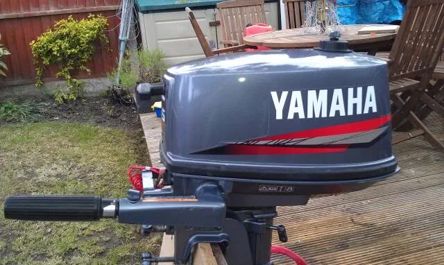 Лодочный мотор yamaha 5cmhs. Лодочный мотор ямаха 5 2х тактный. Лодочный мотор ямаха 5 сил. Yamaha 5 cmhs. Мотор yamaha 5 cmhs.