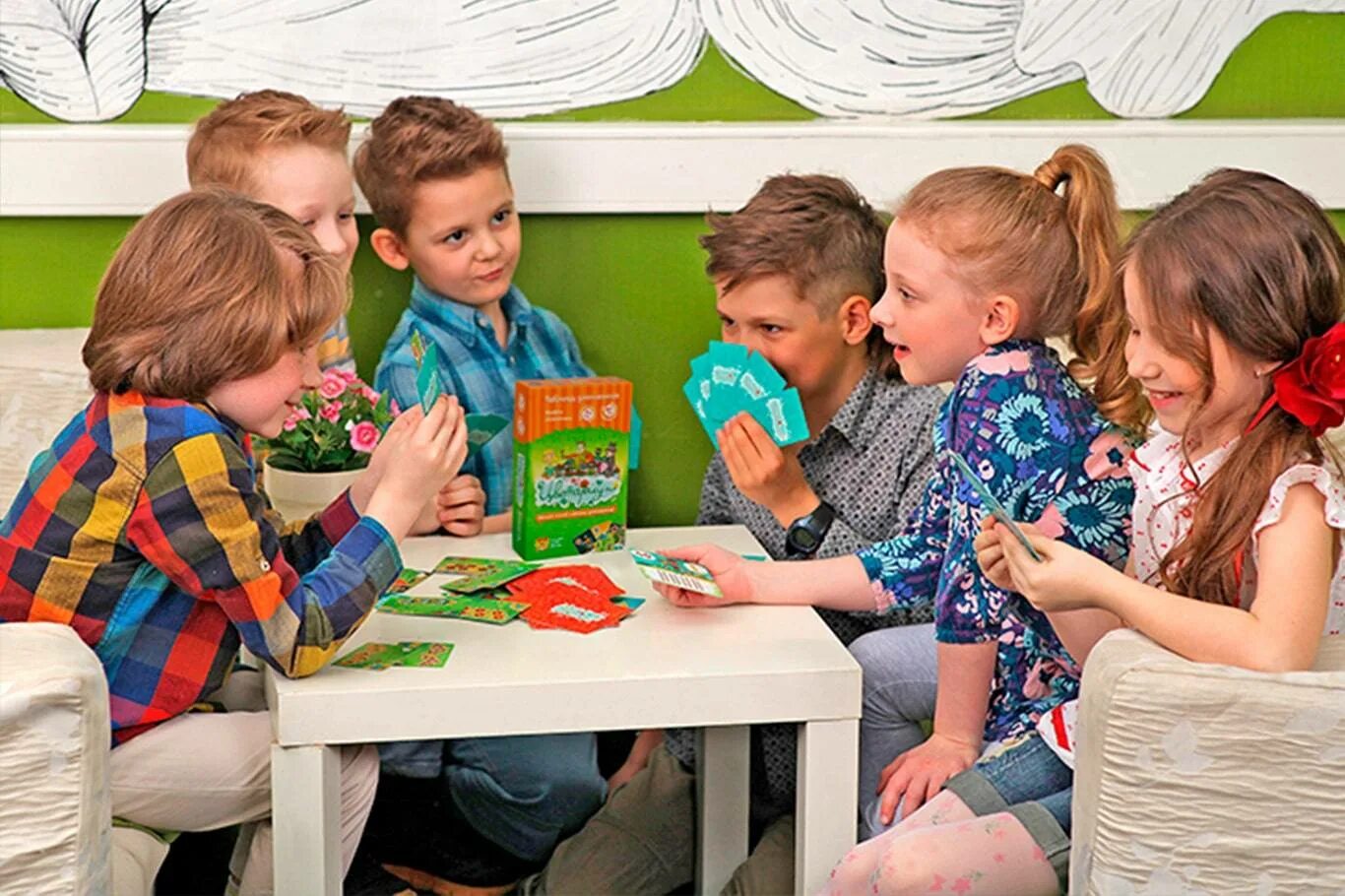 Настольная игра «о семье». Современные игры для детей. Играющий ребенок. Игры и конкурсы для детей. Необычные игры и конкурсы для детей.