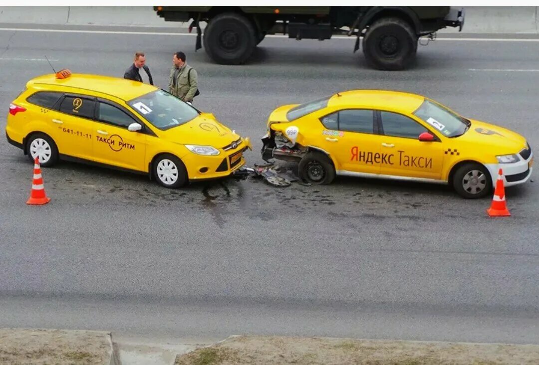 Яндекс такси. Картинки такси комфорт. Соучастник 2004. Оказывается такси. Работники такси.