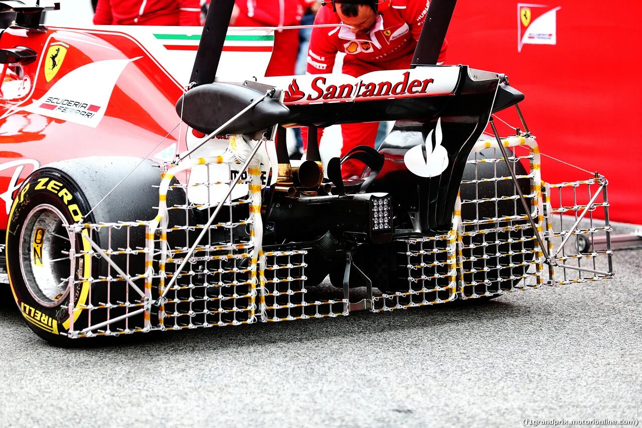Кубок конструкторов формулы 1. Ferrari sf70h raikkonen. необычные машины формулы 1. атрибутика формулы 1. понтоны болида ф1.