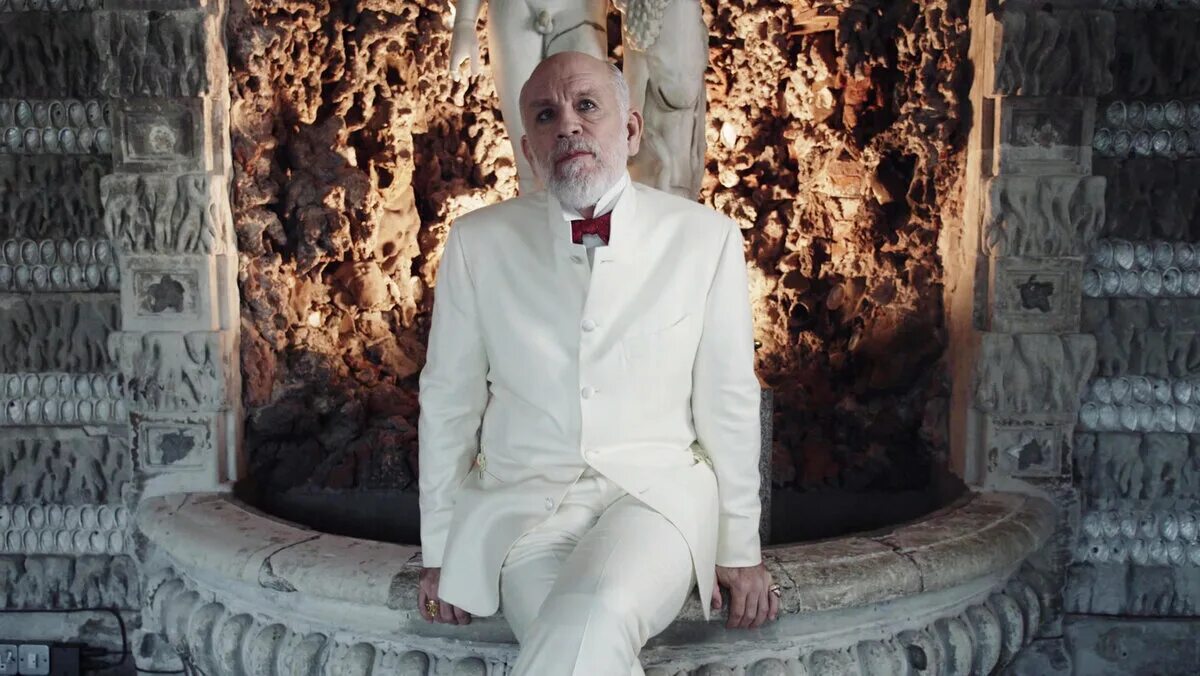 Джуд лоу папа римский. Сесиль де франс молодой папа. Джуд лоу молодой папа. Пий xiii джуд лоу. Новый папа дата выхода.