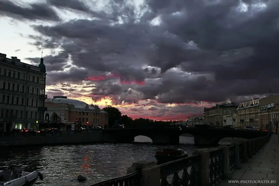 Санкт-Петербург хмурый. Серое небо Петербурга. Пасмурное небо в Питере. Пасмурный питер